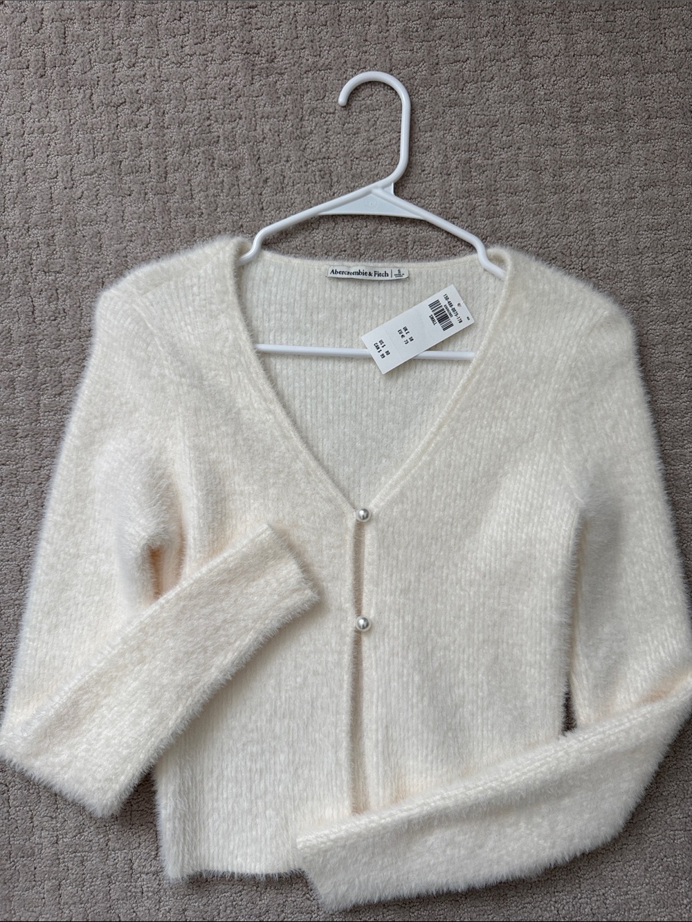 Abercrombie & Fitch Cream Fuzzy V-Neck Cardigan with Pearl Buttons NWT